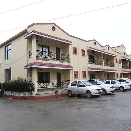 Leo Resorts Dzsunagadh Kültér fotó